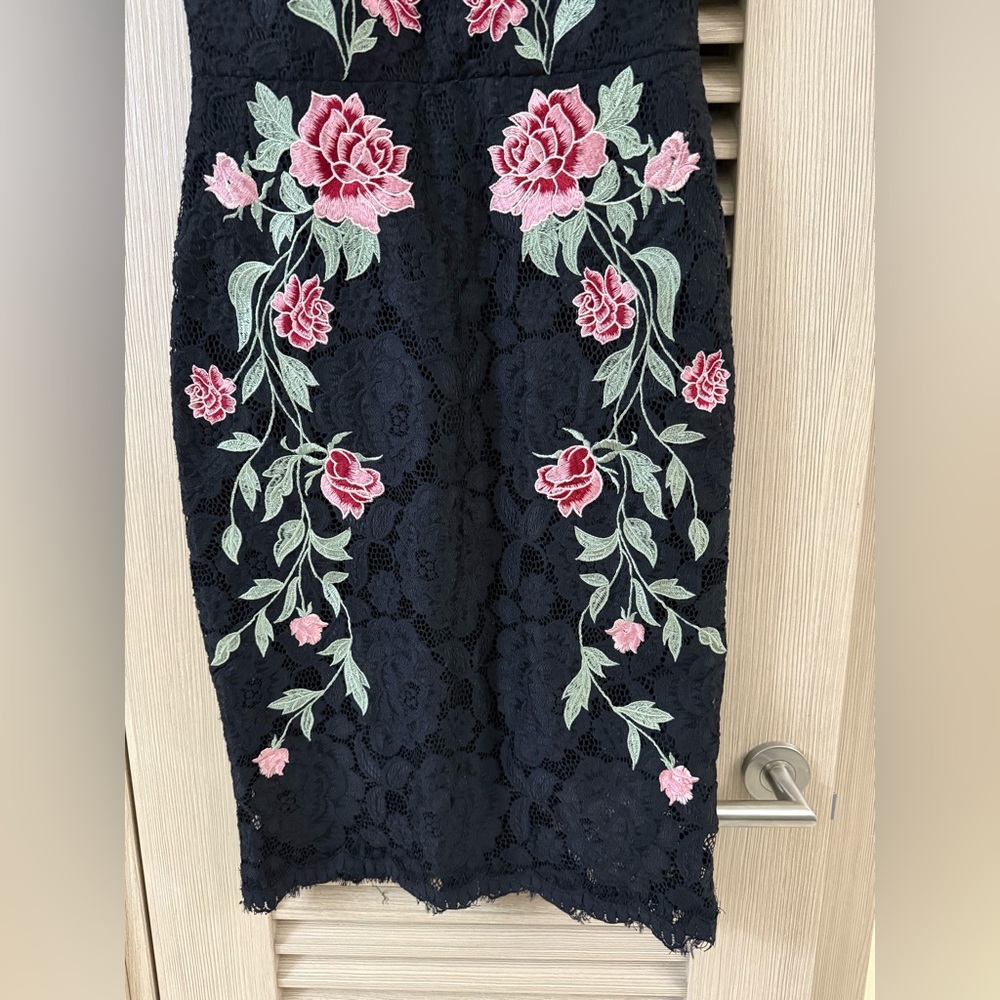 Betsy & Adam Black Dress with Pink Floral Design 6 - Picture 3 of 10